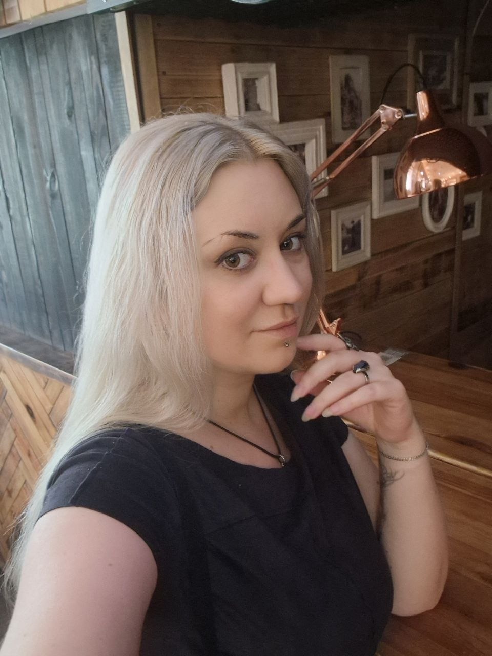 Марина Лі